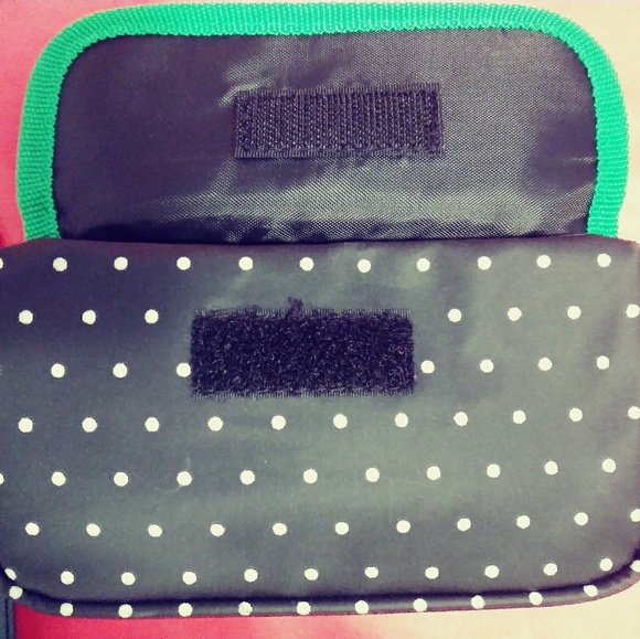 Essentials Case - Picture 5 of 8